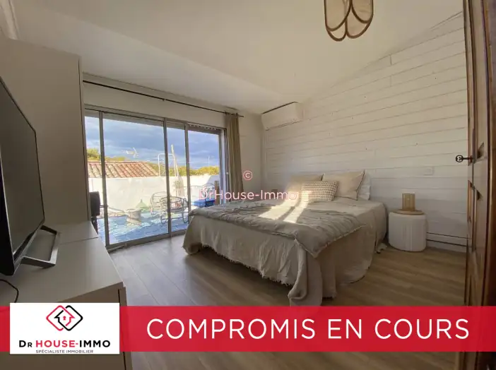 Appartement 6 pièces de 137 m² - Aigues-Mortes (30220)