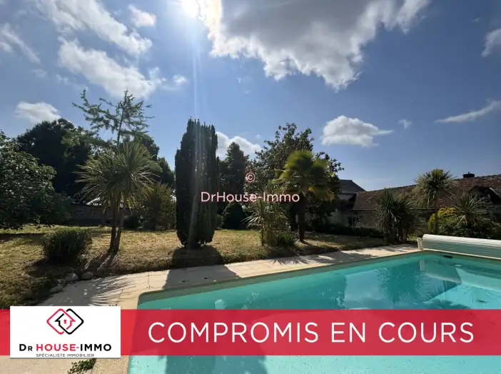 Maison 11 pièces de 410 m² - Cravant-les-Côteaux (37500)