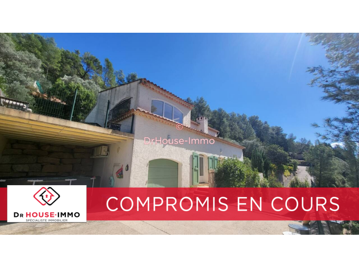 Maison 6 pièces de 153 m² - Le Luc (83340)