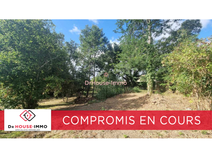Terrain de 972m²