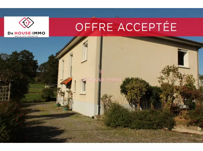 Maison 6 pièces de 130 m² - Chabanais (16150)