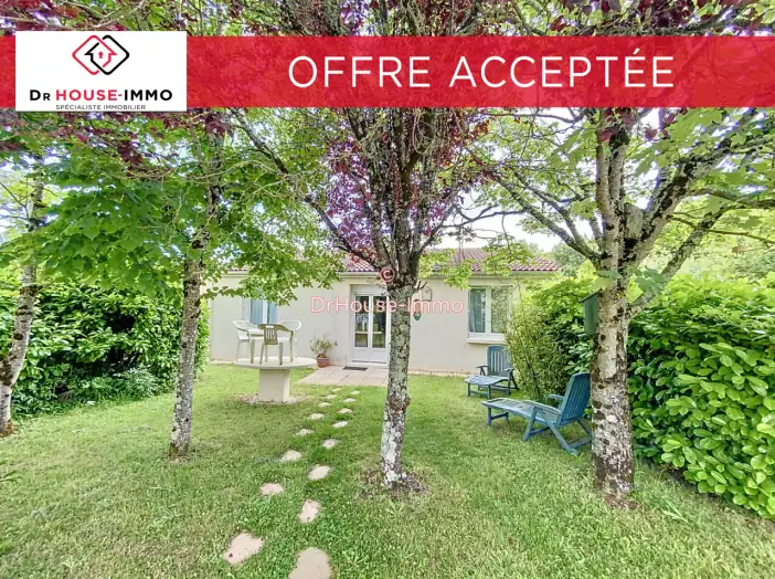 Maison 3 pièces de 74 m² - Jauldes (16560)