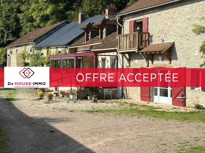 Maison 12 pièces de 254 m² - Gouloux (58230)