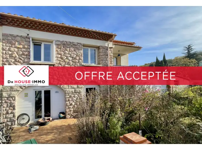Maison 6 pièces de 137 m² - Prades (66500)