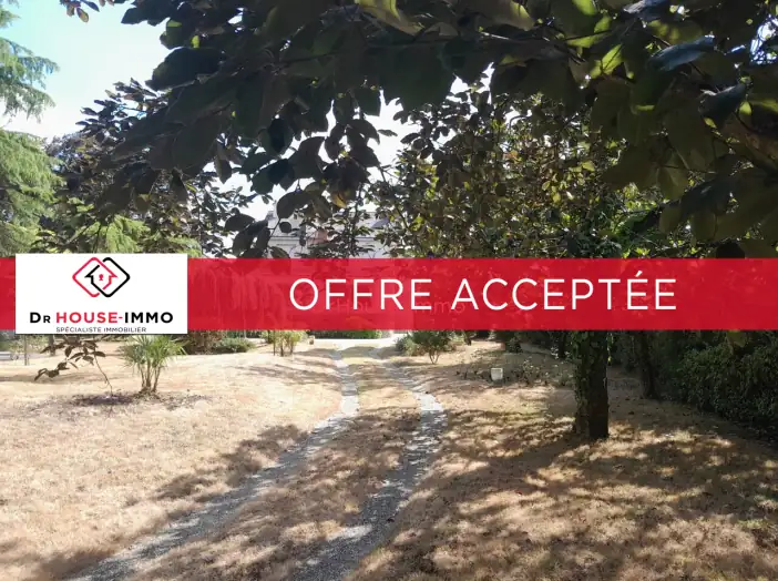 Maison 8 pièces de 232 m² - Ingrandes (49123)