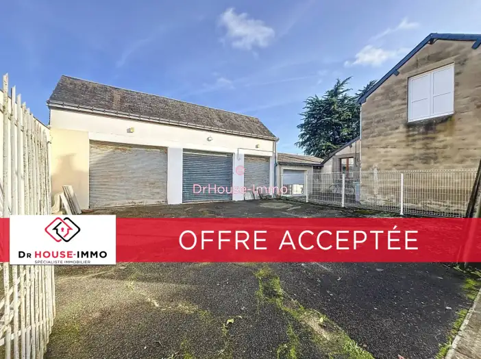 Parking / Box de 95 m² - Château-la-Vallière (37330)