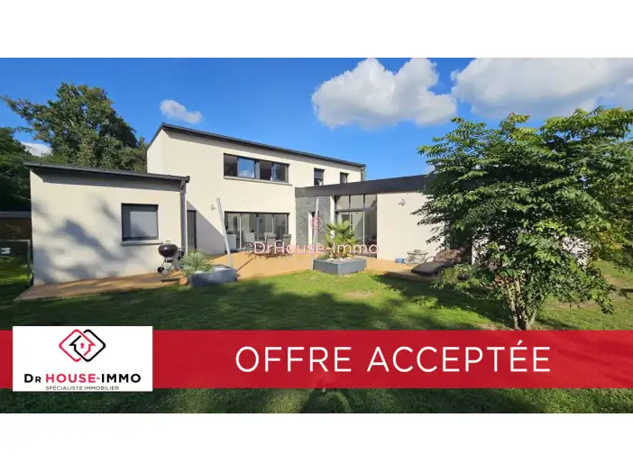 Maison 7 pièces de 192 m² - Changé (72560)