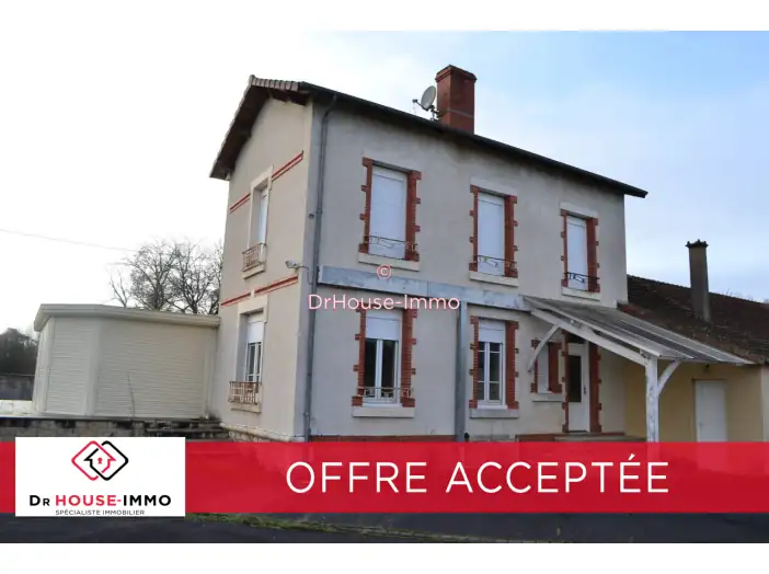 Maison 6 pièces de 280 m² - Charenton-du-Cher (18210)