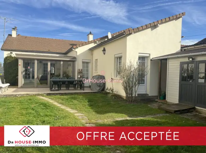 Maison 7 pièces de 110 m² - Maurepas (78310)