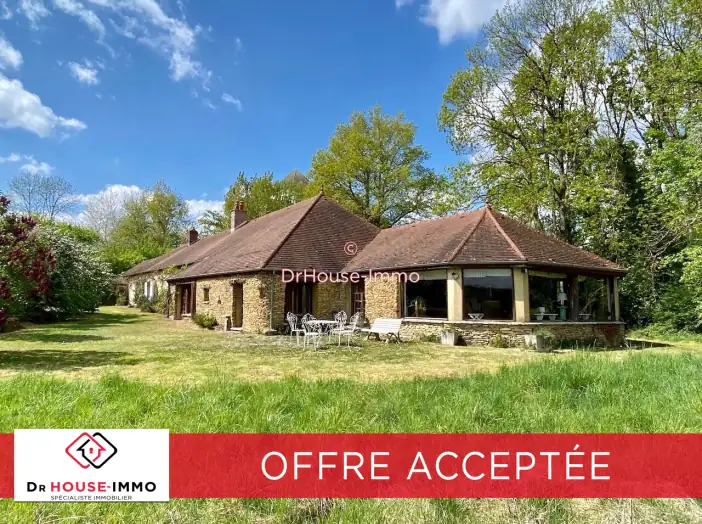 Maison 8 pièces de 282 m² - Tonnerre (89700)