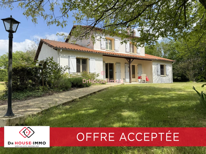 Maison 7 pièces de 142 m² - Secondigny (79130)