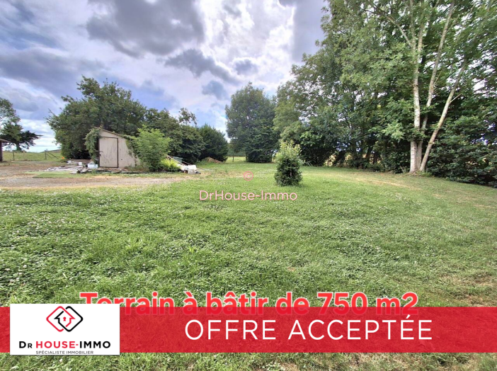 Terrain de 750m²