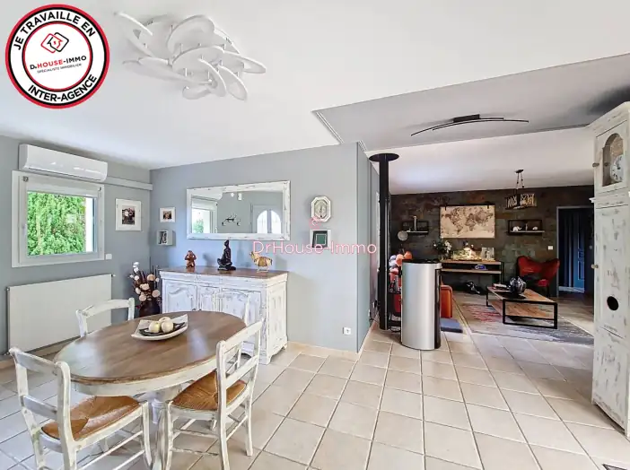 Maison 6 pièces de 215 m² - Saint-Gelais (79410)