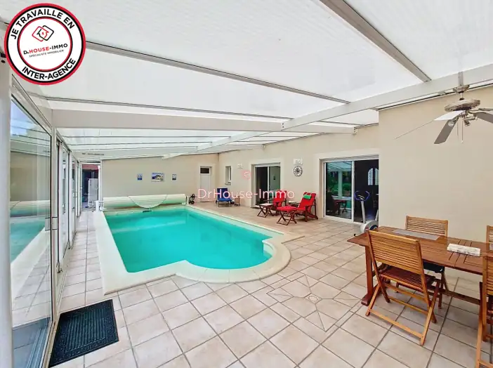 Maison 6 pièces de 137 m² - Saint-Gelais (79410)