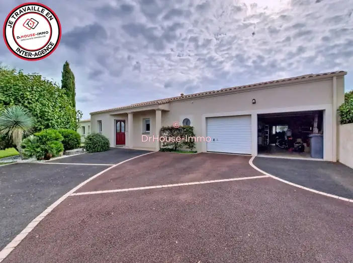 Maison 6 pièces de 137 m² - Saint-Gelais (79410)