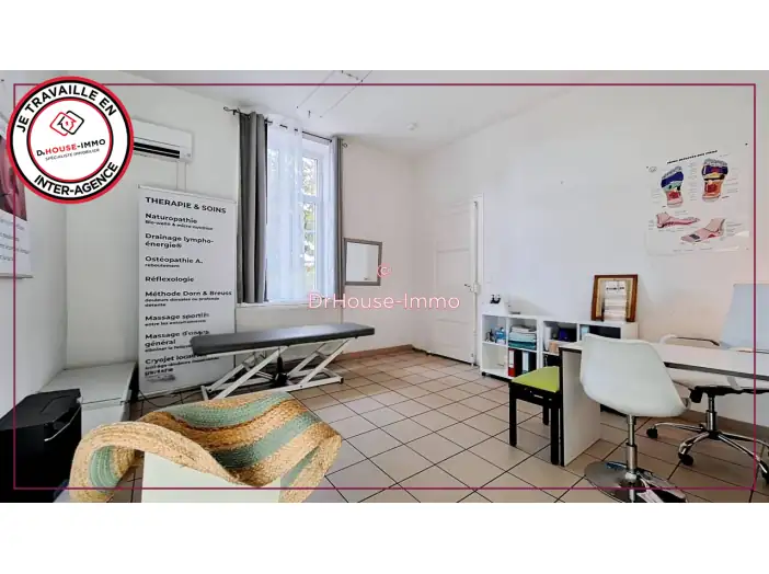 Commerce de 35 m² - Villeneuve (01480)