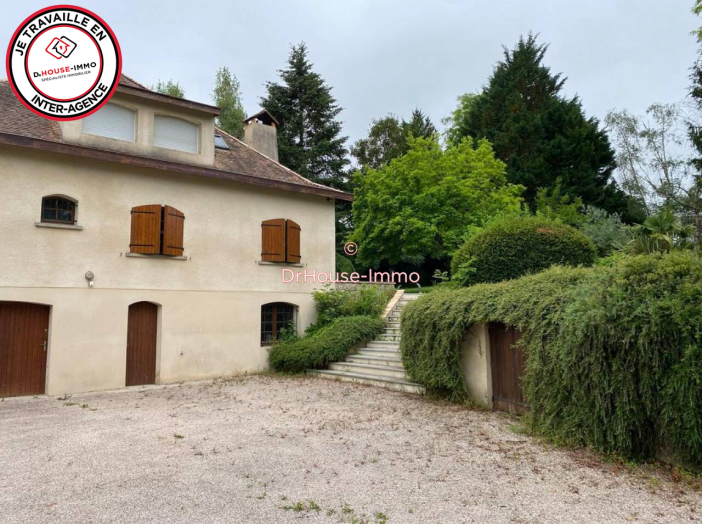 Maison de 411m² - 8 pièces
