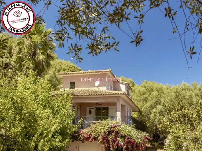 Maison 6 pièces de 150 m² - Porto-Vecchio (20137)