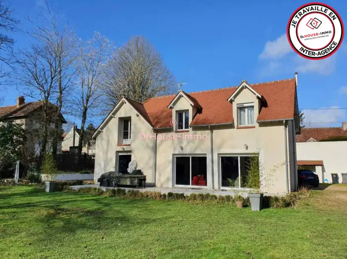 Maison 8 pièces de 206 m² - Chaingy (45380)