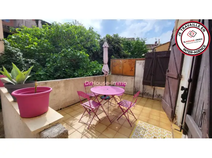 Immeuble 8 pièces de 167 m² - Le Luc (83340)