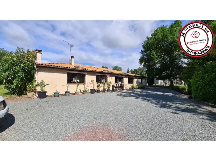 Maison 7 pièces de 185 m² - Arsac (33460)