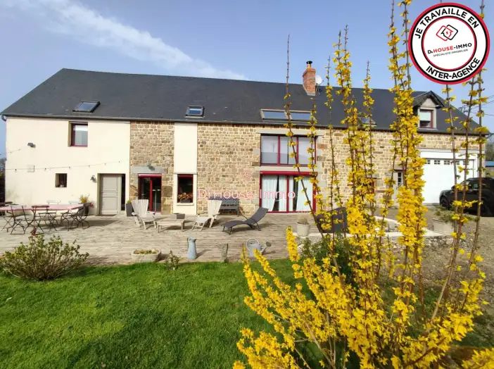 Maison 7 pièces de 225 m² - Vire Normandie (14500)