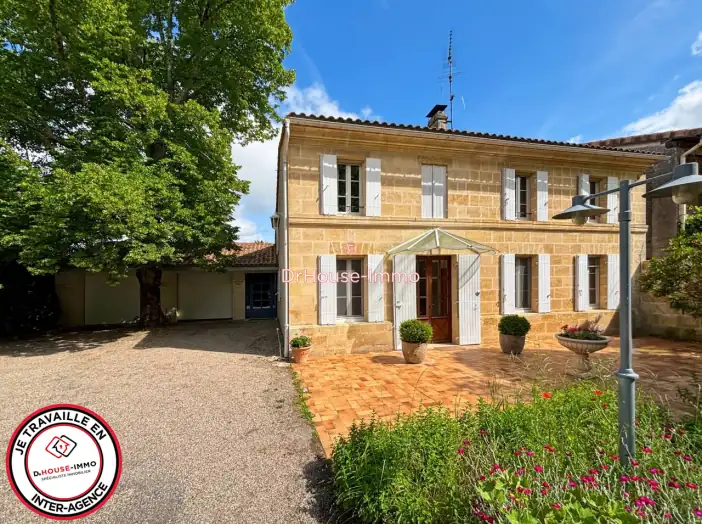Maison 6 pièces de 260 m² - Cubnezais (33620)