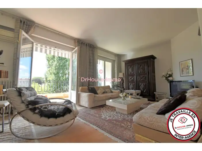 Appartement 5 pièces de 140 m² - Le Bouscat (33110)