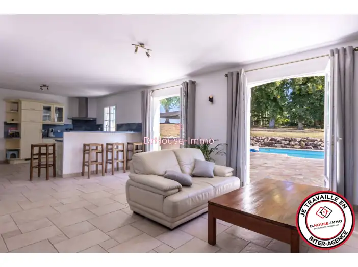 Maison 8 pièces de 197 m² - Prunay-le-Temple (78910)