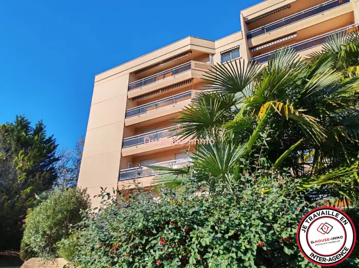 Appartement 4 pièces de 94 m² - Bayonne (64100)