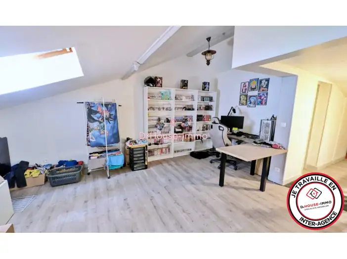 Appartement 6 pièces de 133 m² - Unieux (42240)