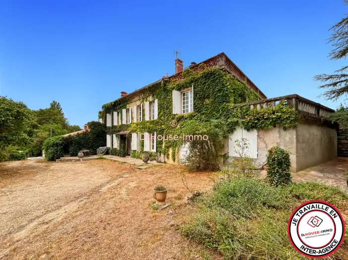 Maison 6 pièces de 241 m² - Targon (33760)