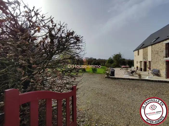 Maison 7 pièces de 225 m² - Vire Normandie (14500)