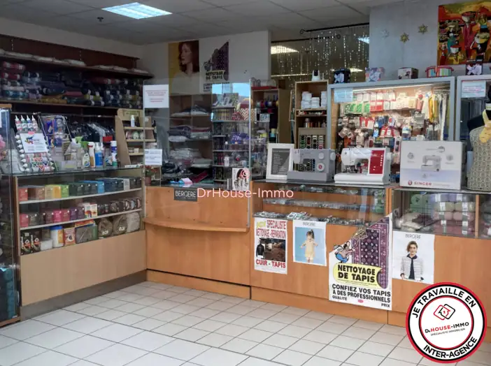 Commerce 2 pièces de 70 m² - Paimpol (22500)