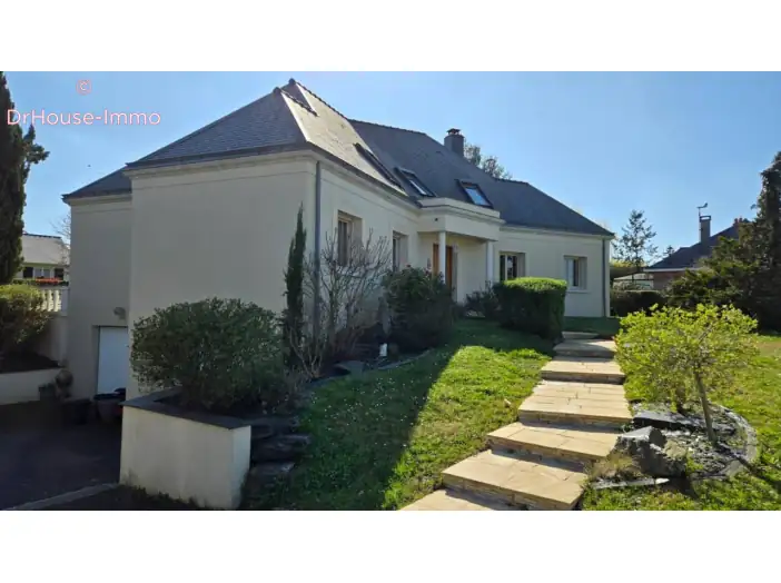 Maison 7 pièces de 192 m² - Rochefort-sur-Loire (49190)