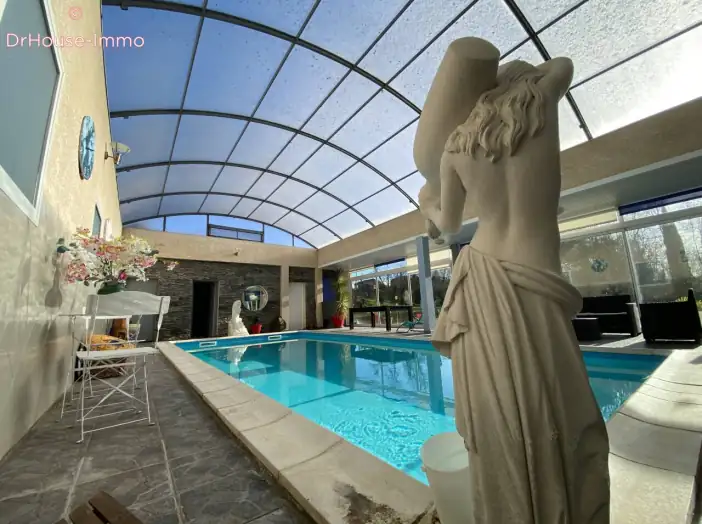 Maison 7 pièces de 295 m² - Le Vernet (09700)