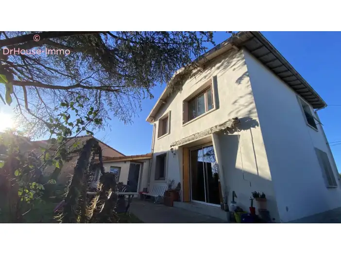 Maison 15 pièces de 150 m² - La Tour-du-Crieu (09100)