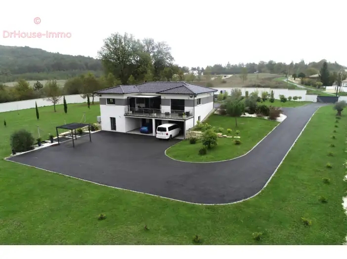 Maison 8 pièces de 170 m² - Trélissac (24750)