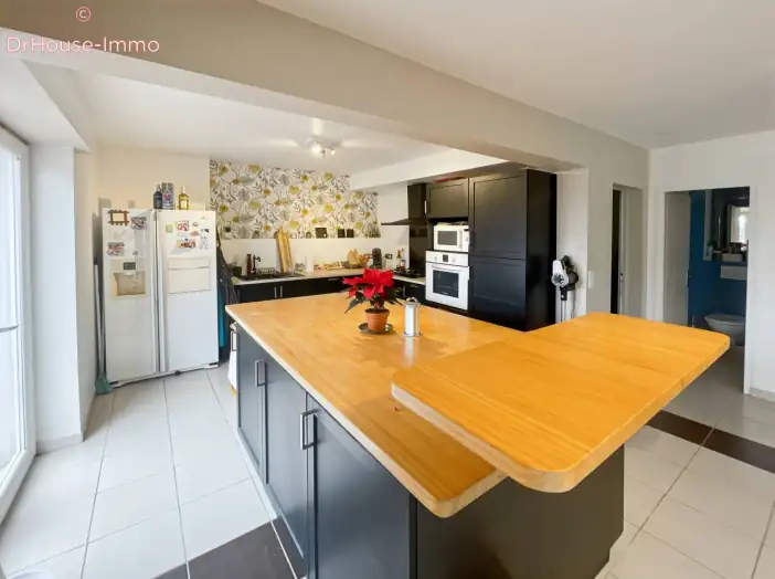 Maison 7 pièces de 160 m² - Lahonce (64990)