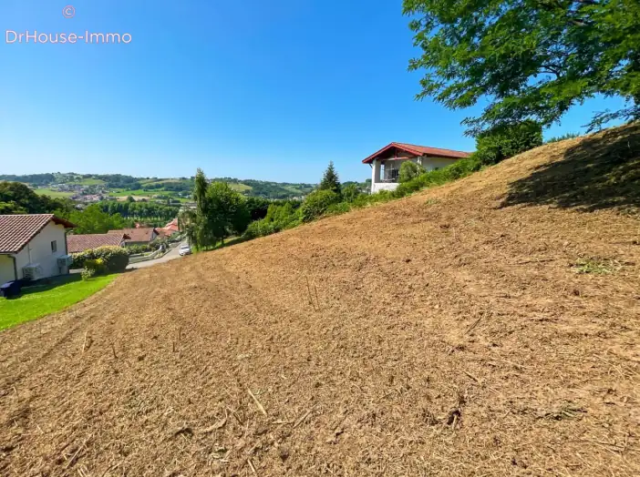 Terrain de 1 237 m² - Hasparren (64240)