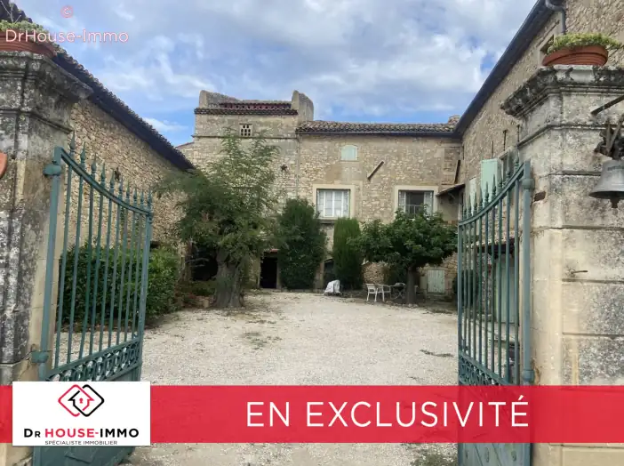 Maison 8 pièces de 370 m² - Orsan (30200)