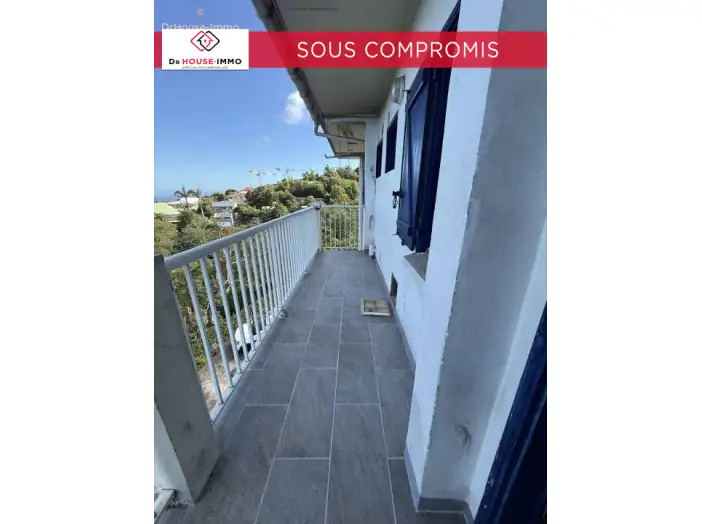 Appartement 4 pièces de 71 m² - Avirons (97425)