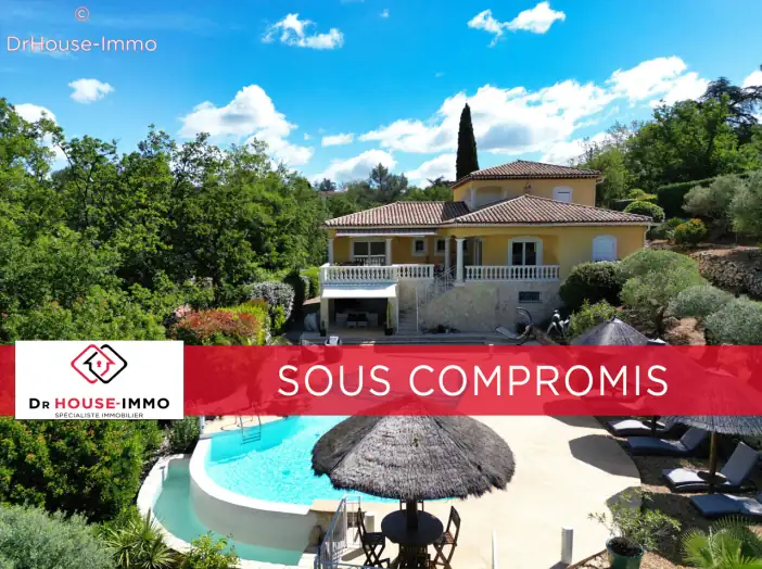 Maison 6 pièces de 230 m² - Brignoles (83170)