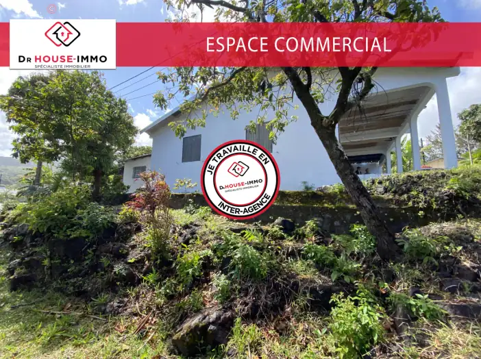Commerce 4 pièces de 77 m² - Saint-Philippe (97442)