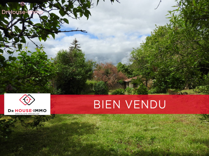 Terrain de 733m²