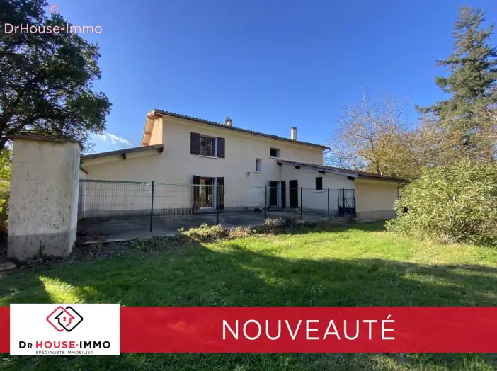 Maison 8 pièces de 260 m² - Issards (09100)