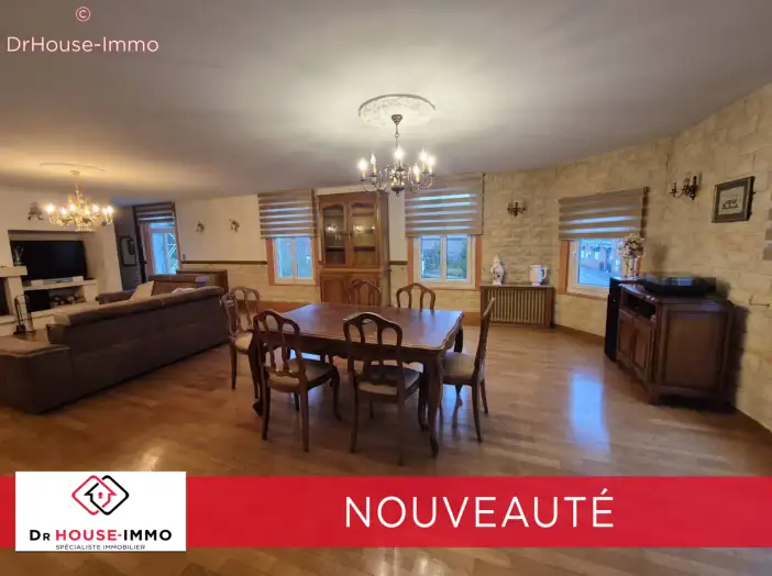 Maison 6 pièces de 255 m² - Isbergues (62330)