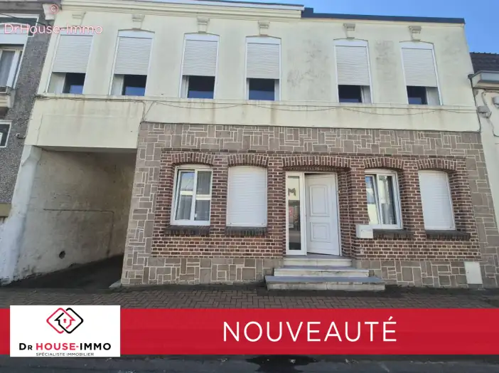 Maison 6 pièces de 196 m² - Isbergues (62330)
