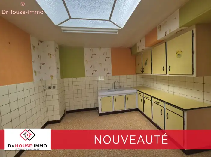 Maison 6 pièces de 196 m² - Isbergues (62330)