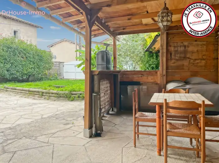 Maison 7 pièces de 200 m² - Fareins (01480)